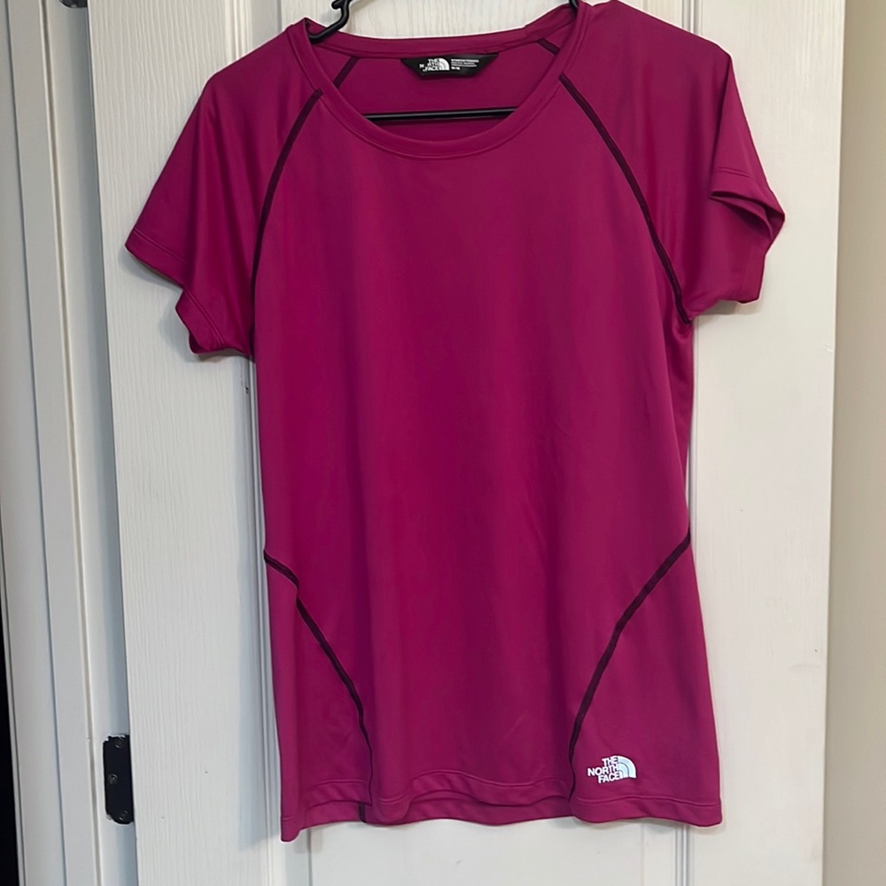 NWOT Northface pink athletic T-shirt size medium